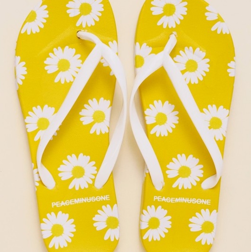 Yellow Daisy Flip Flops Summer Sandals Slides Slippers